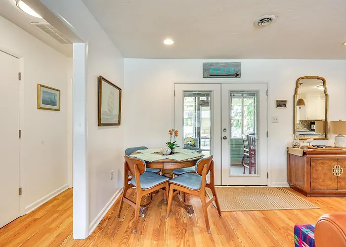 Oak Island Cottage: Minutes To Long Beach!